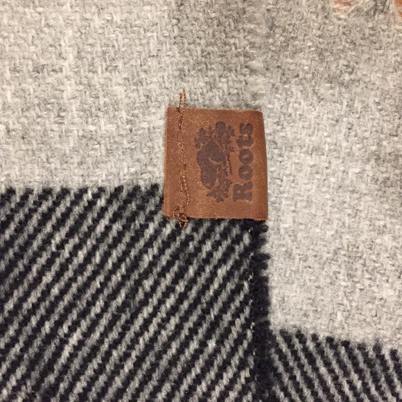 Roots Scarf - Picture 4 of 5